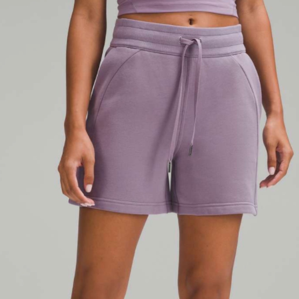 Lululemon Scuba High-Rise Short 5"